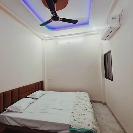 Nandi Homes Homestay ウッジャイン エクステリア 写真