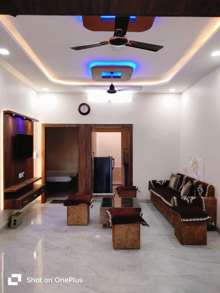 Nandi Homes Homestay ウッジャイン エクステリア 写真